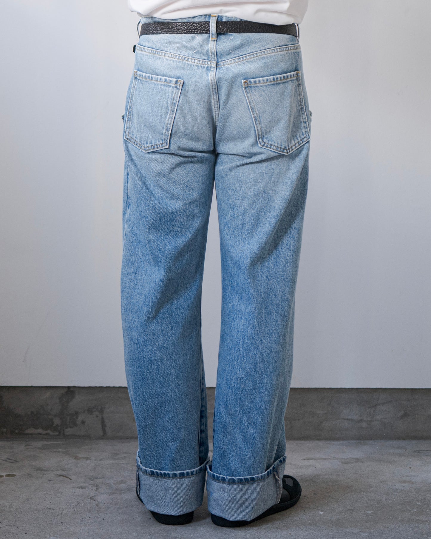 CONTRAST POCKETS STRAIGHT JEANS