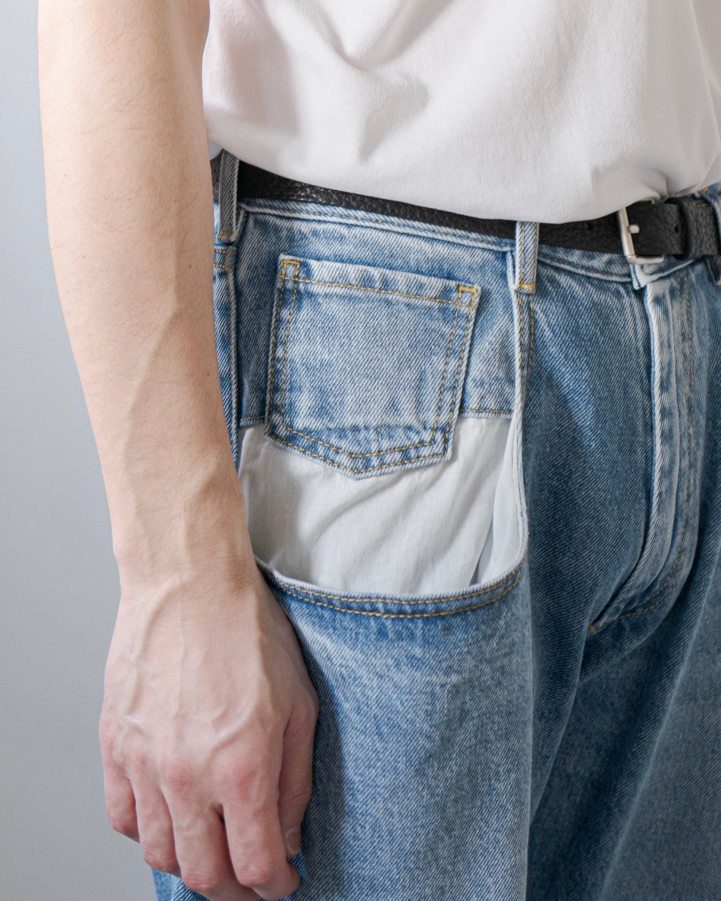 CONTRAST POCKETS STRAIGHT JEANS