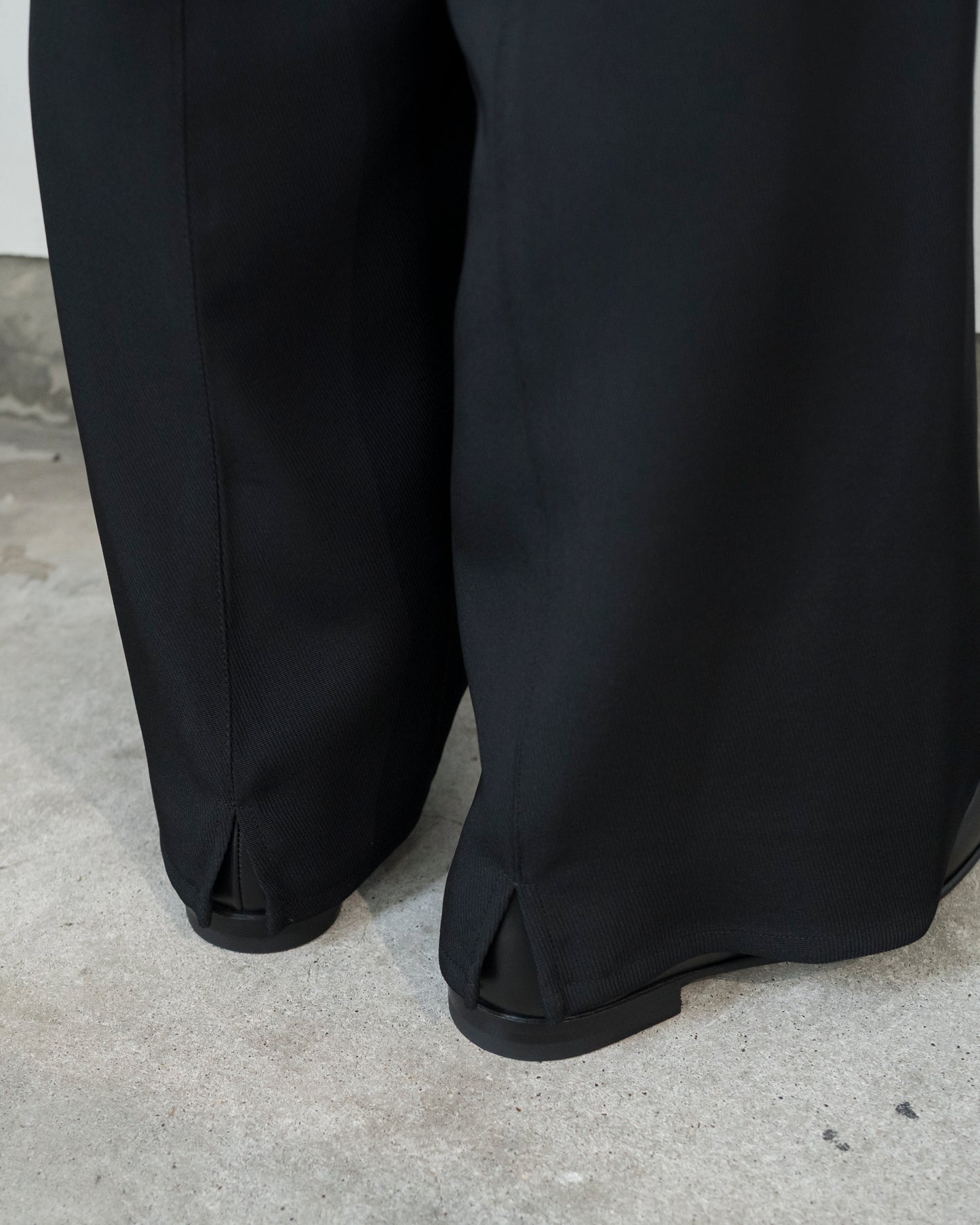 WIDE LEG TROUSERS IN RAYON TRICOTINE