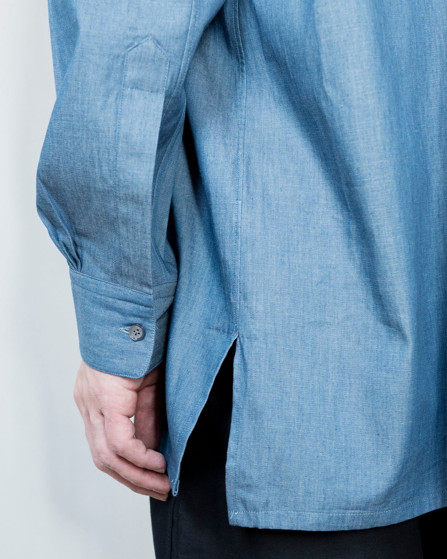 MORISS x SALVATORE CHAMBRAY BAND COLLAR SHIRT