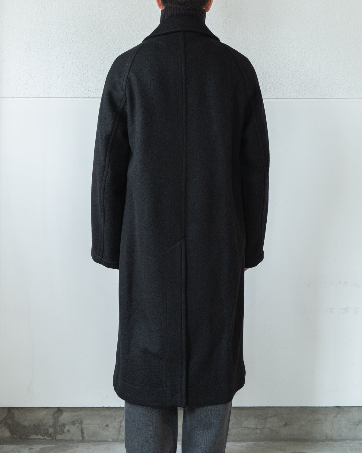 DOUBLE-BREASTED COAT IN FELTED WOOL AND ALPACA BLEND