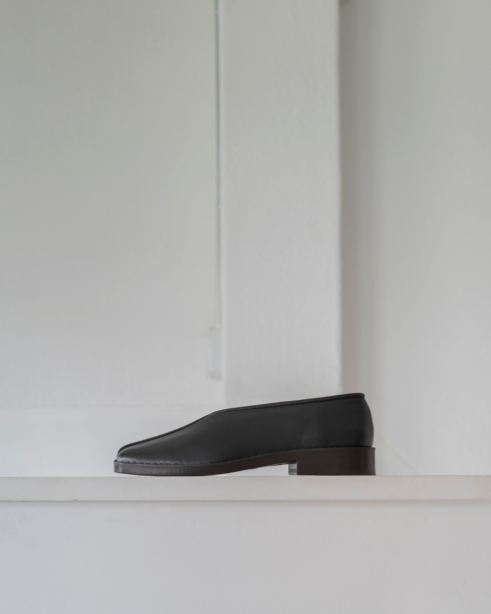 ★LEMAIRE★フラットパイプスリッパ 楽天市場】LEMAIRE ルメール フラット パイプド スリッパー