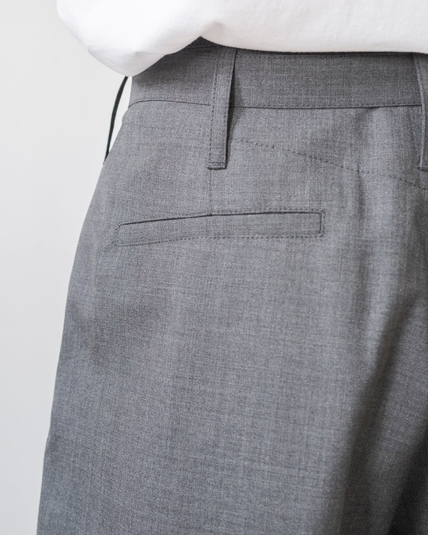 BELTED PLEATED PANTS
