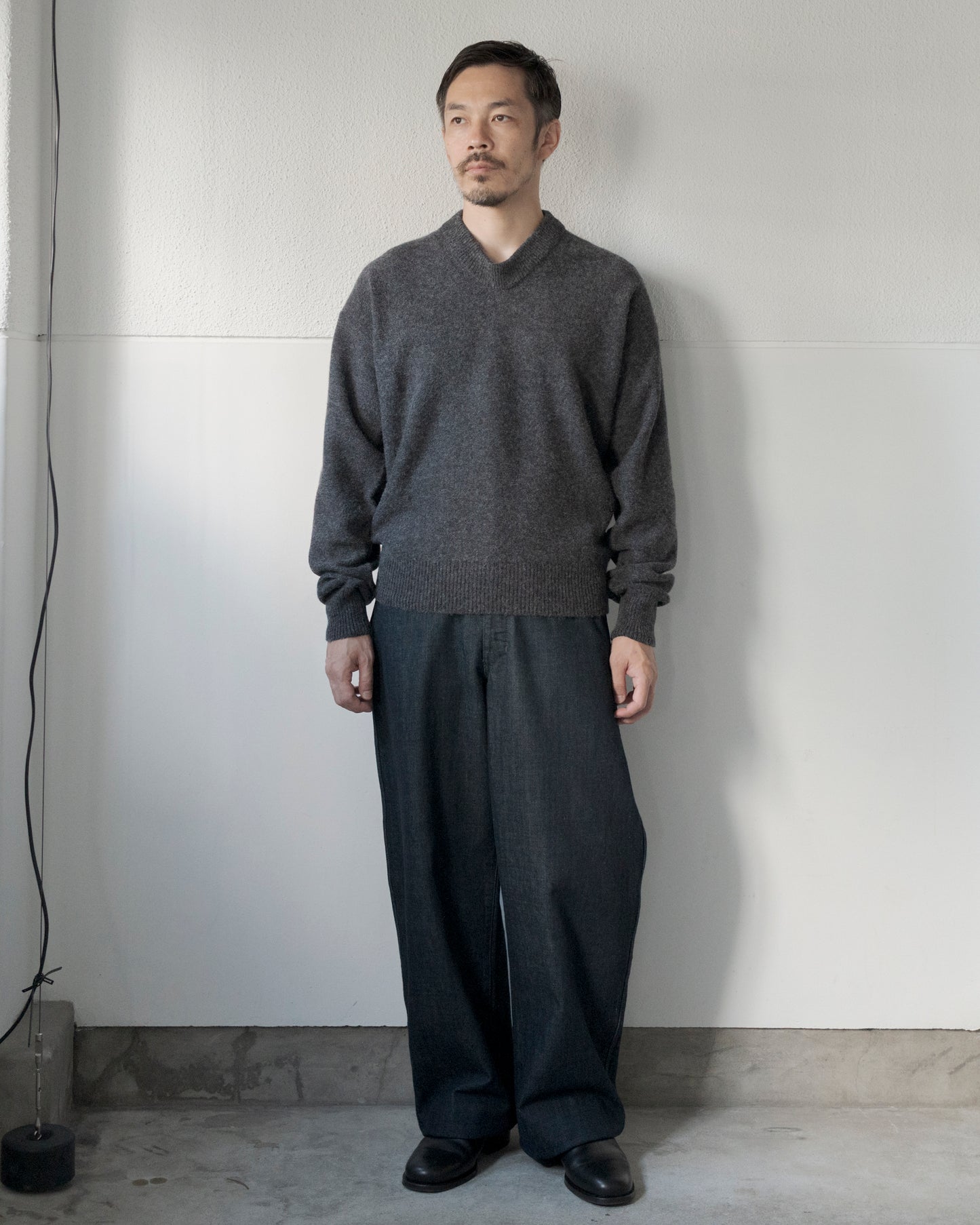 BOXY V NECK SWEATER