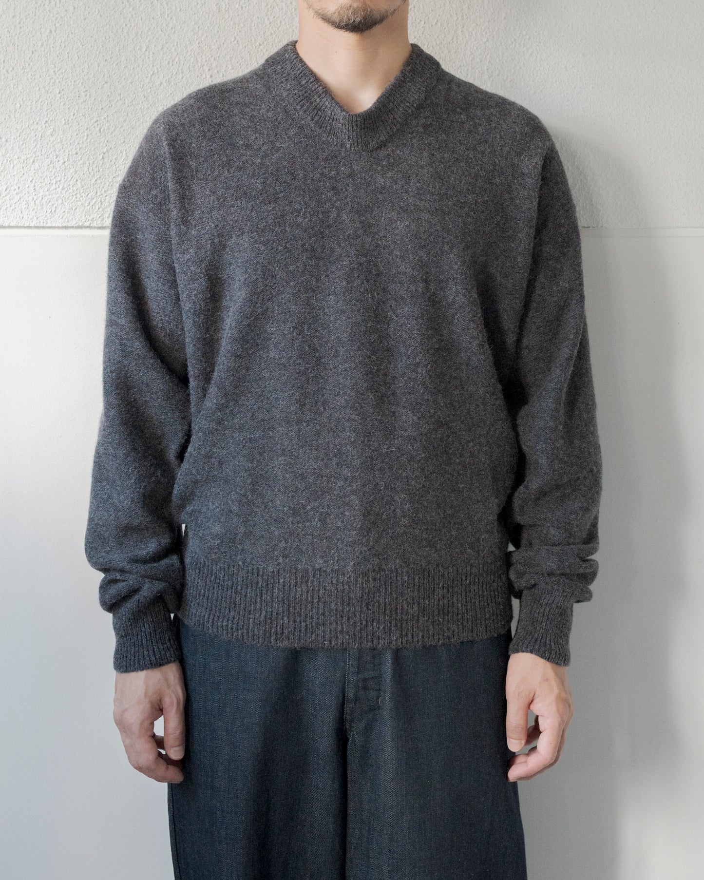 BOXY V NECK SWEATER