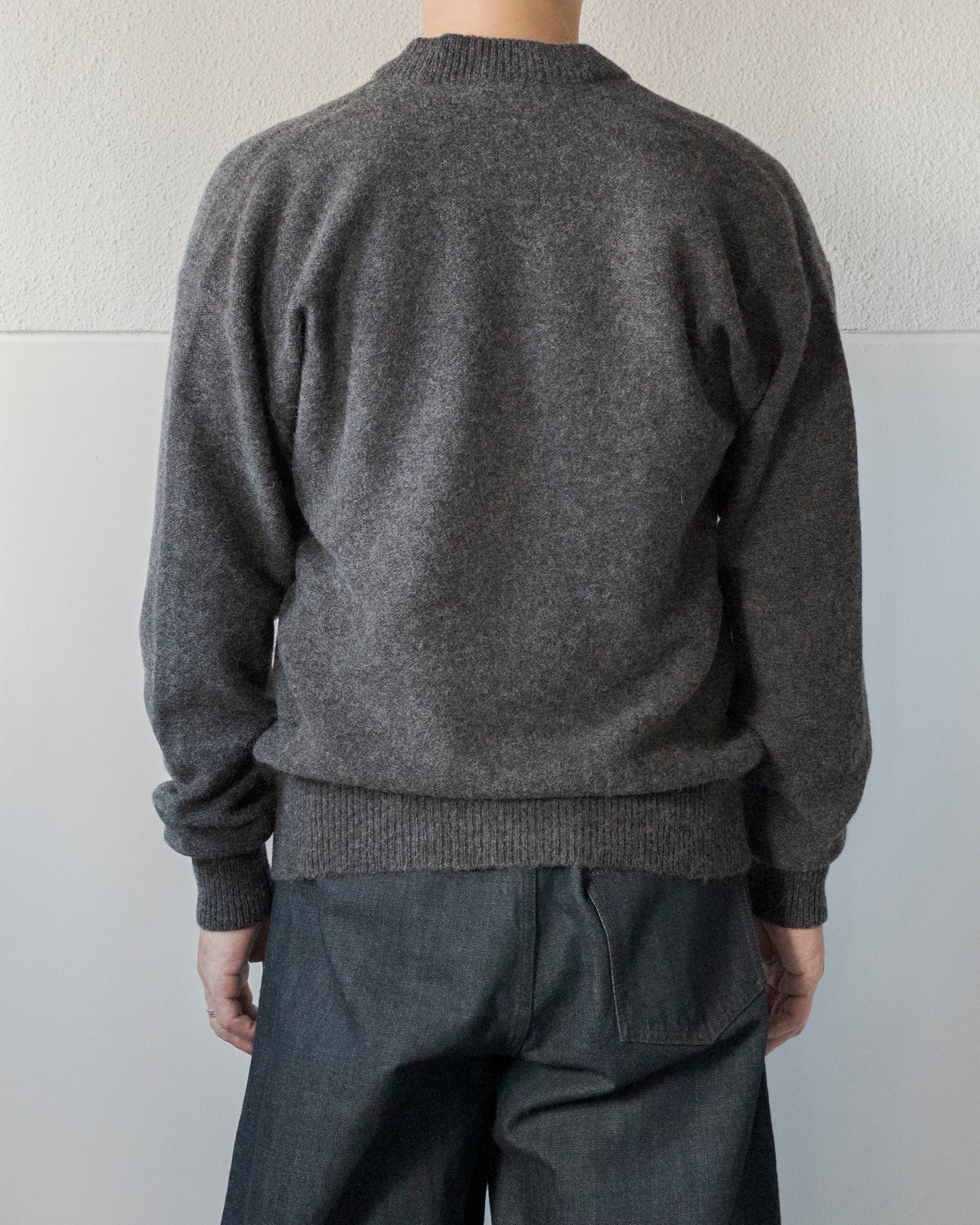 BOXY V NECK SWEATER