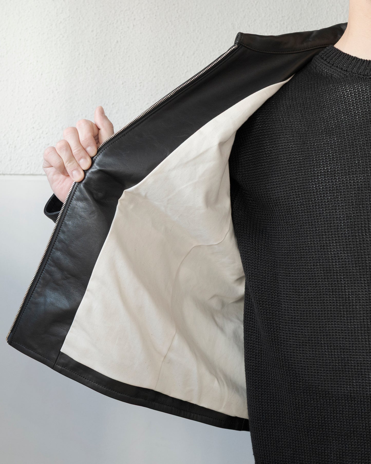 LEATHER ZIP-UP BLOUSON