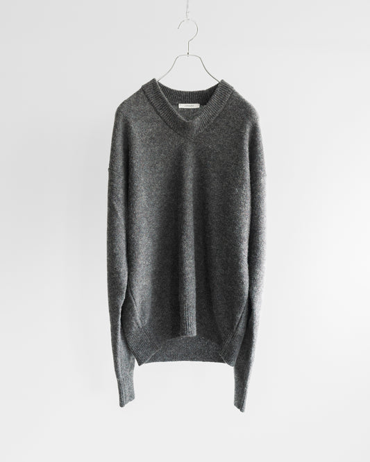 BOXY V NECK SWEATER