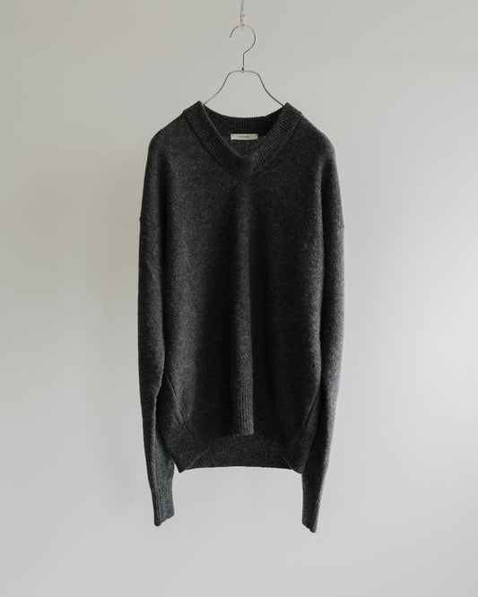 BOXY V NECK SWEATER