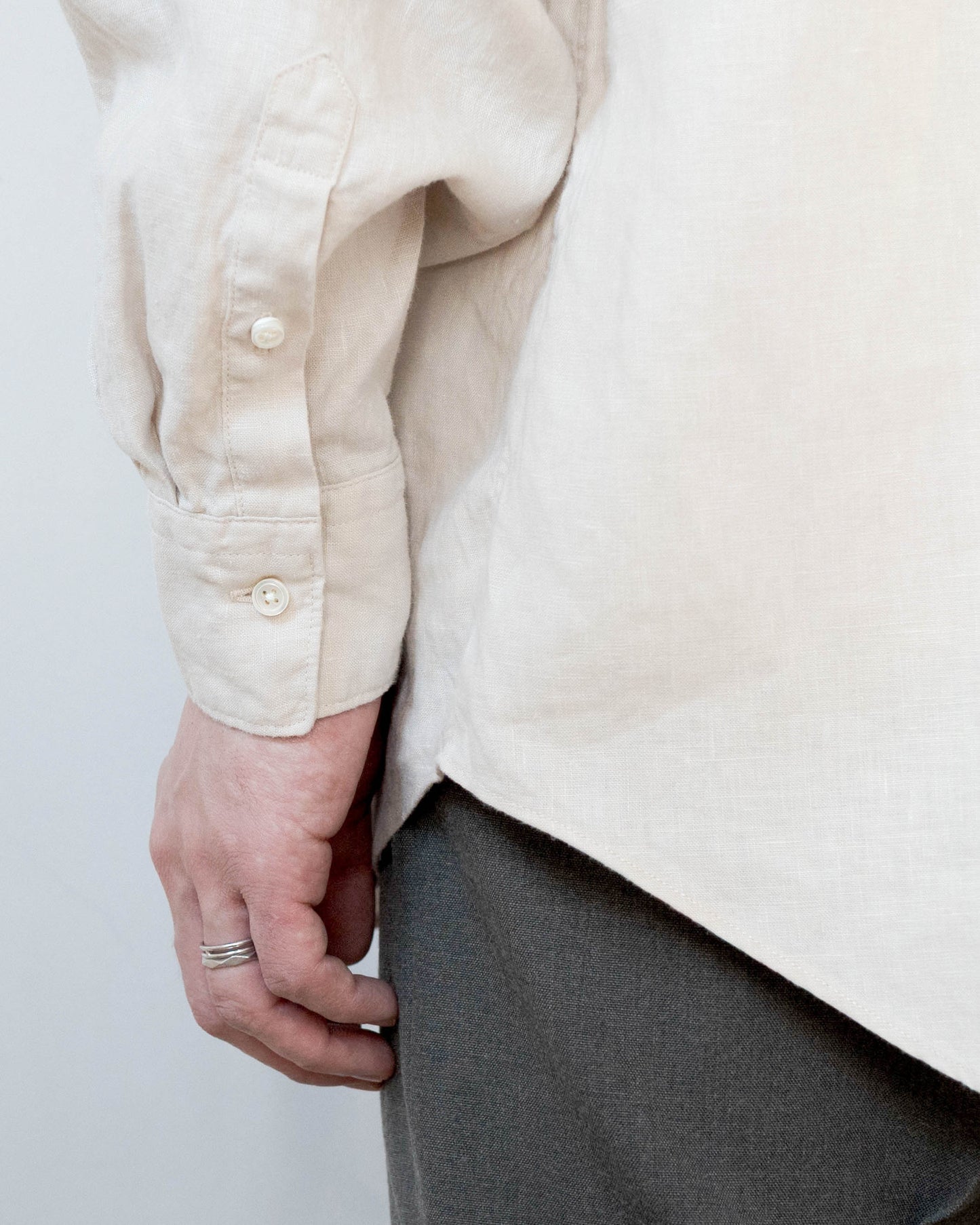 ESSENTIAL LINEN SHIRT
