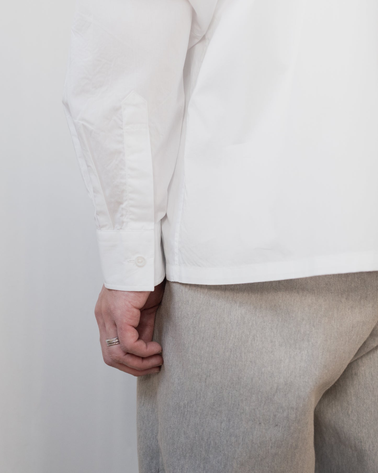 FINE COTTON POPLIN BAND COLLAR SHIRT