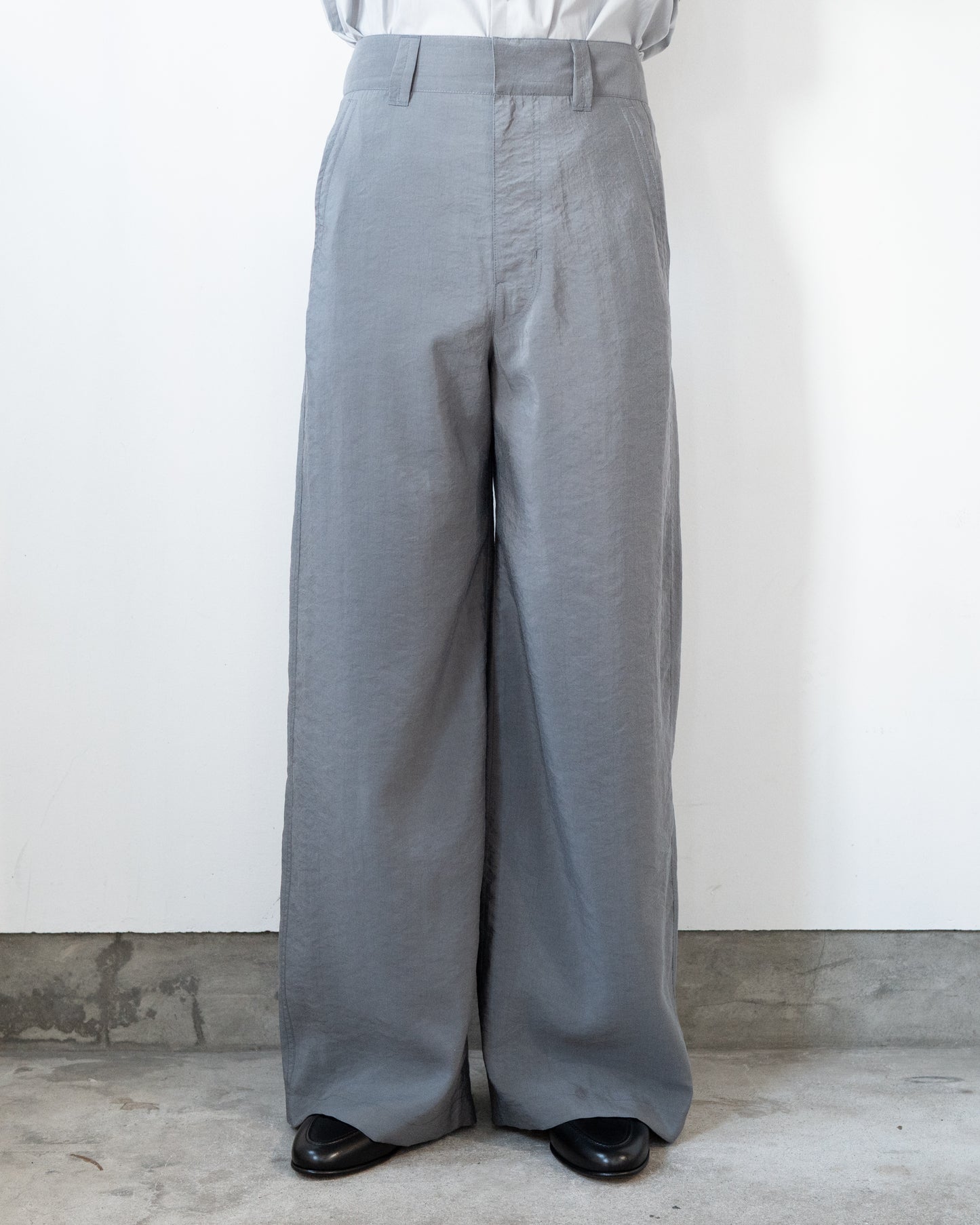 STRAIGHT TAILORED PANTS IN DRY SILK