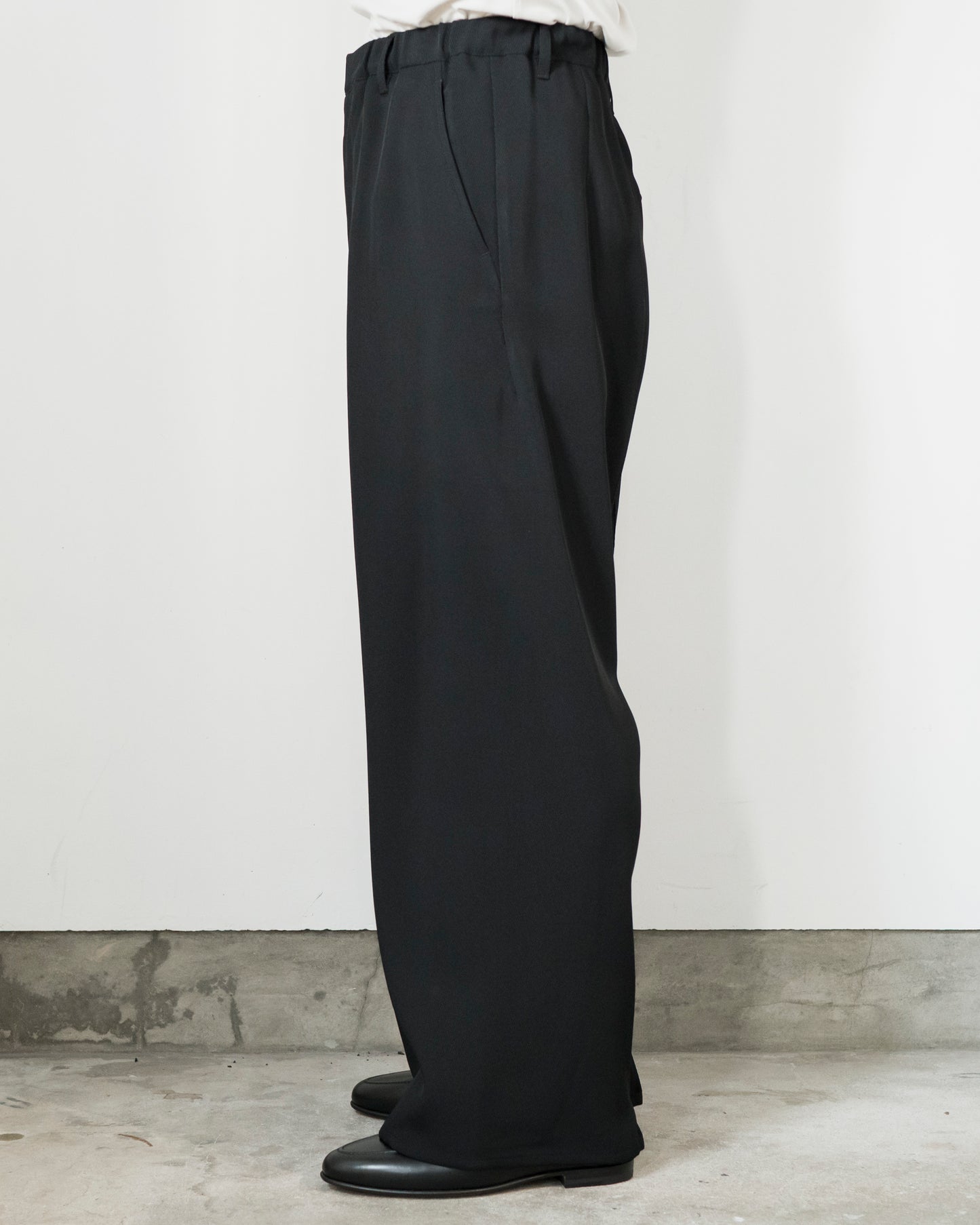 WIDE LEG TROUSERS IN RAYON TRICOTINE