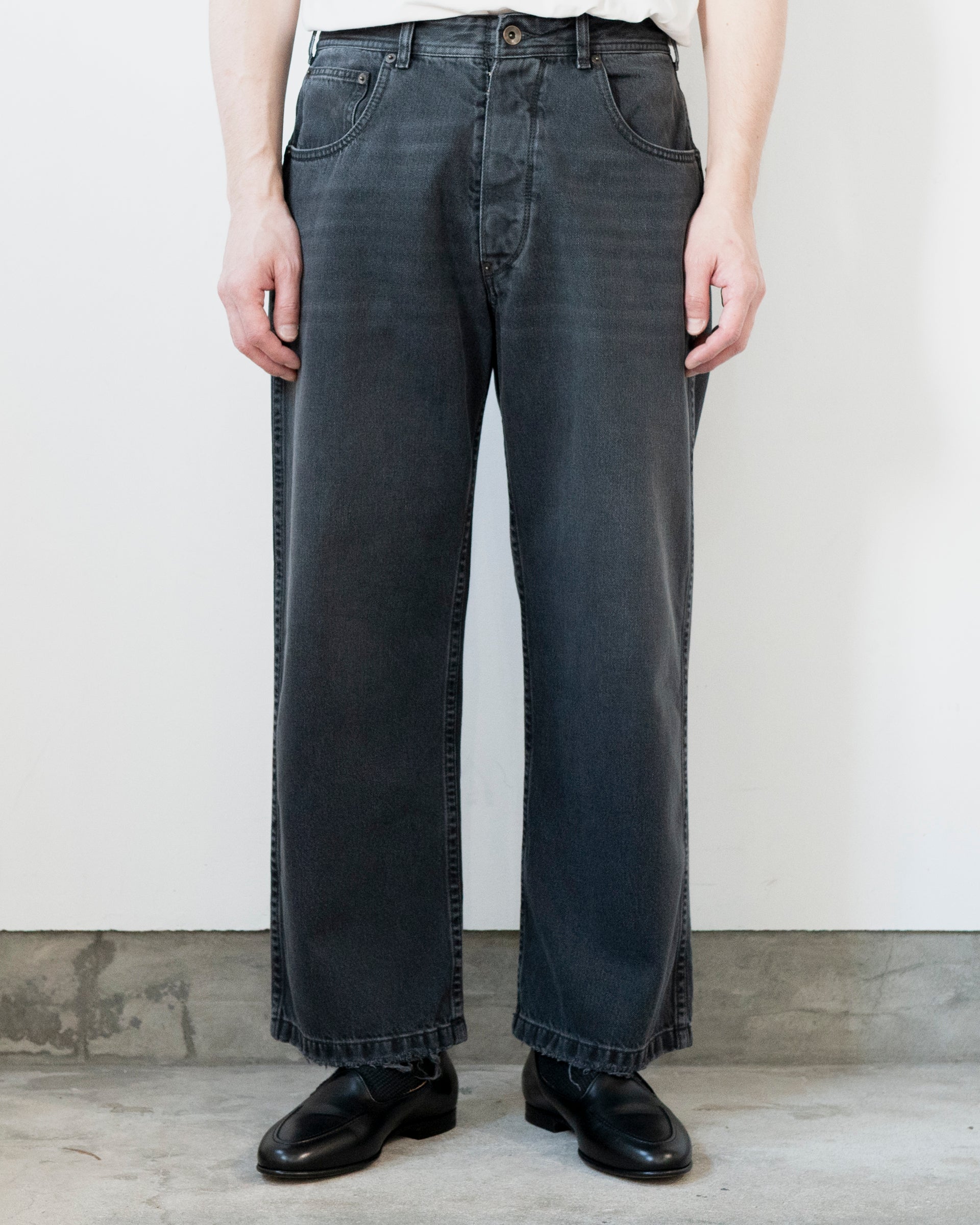 STRAIGHT LEG CROPPED JEANS – STORE N