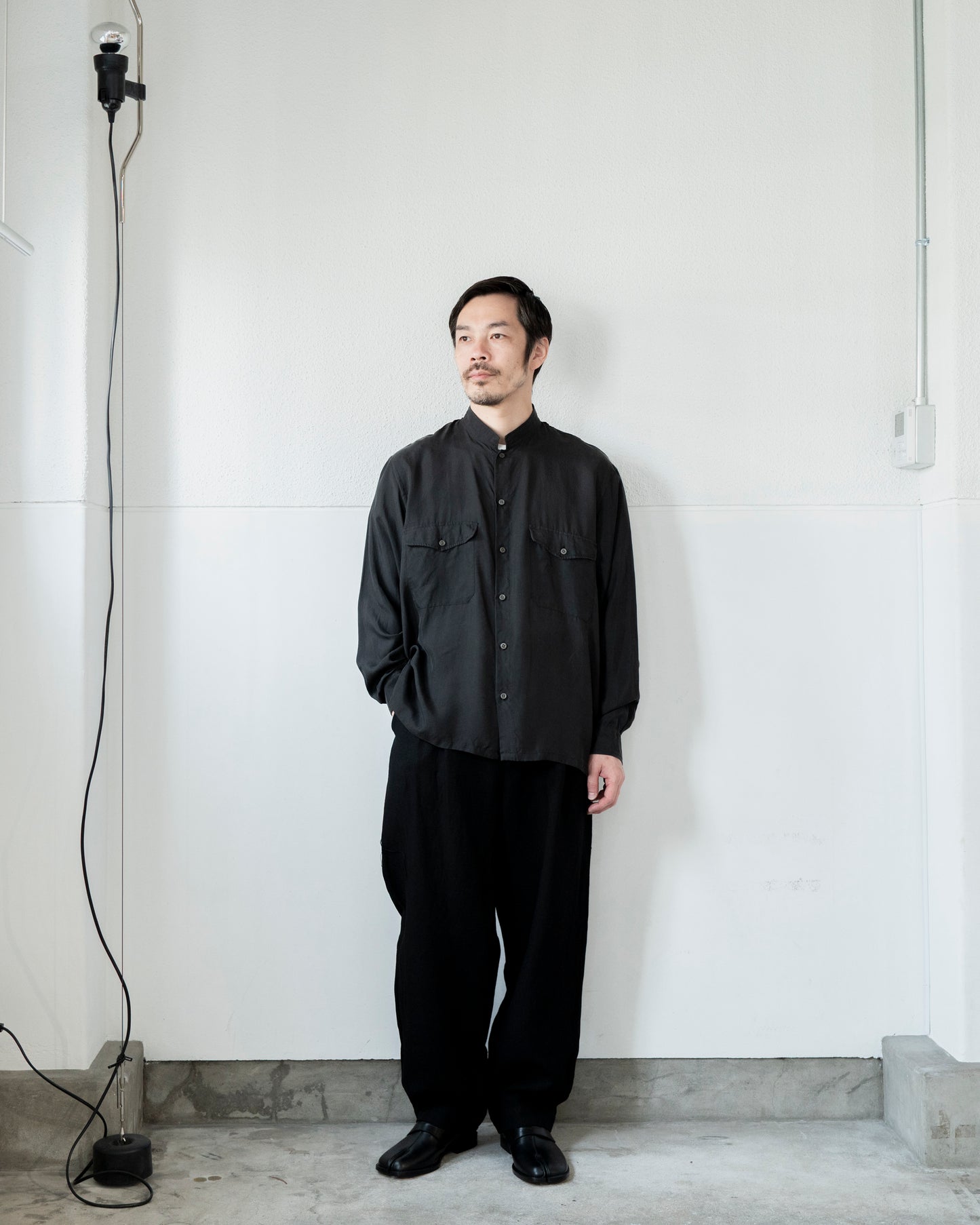 BRUSHED SILK TWILL BAND COLLAR SHIRT