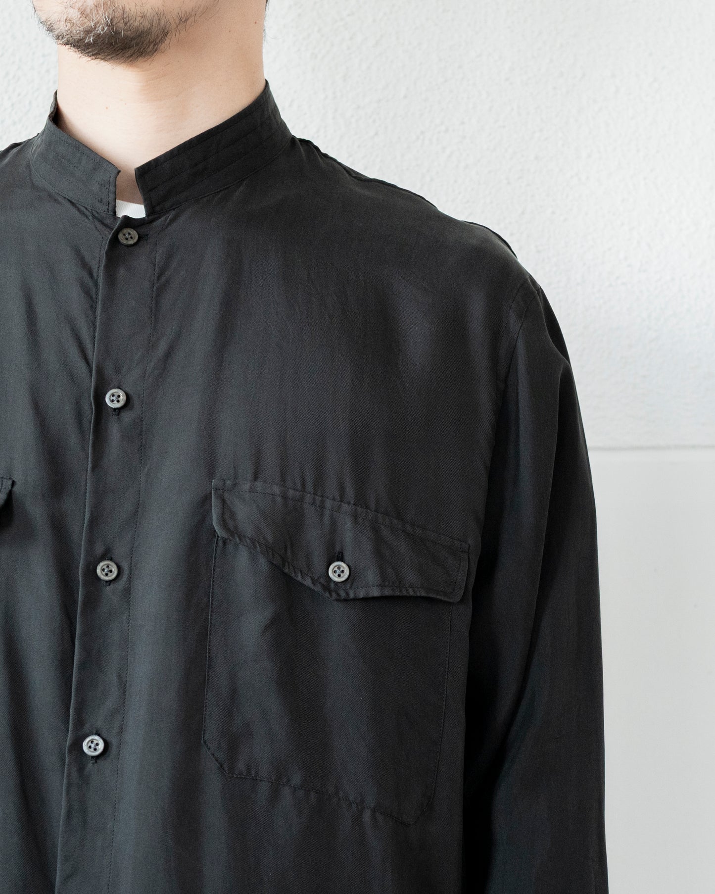 BRUSHED SILK TWILL BAND COLLAR SHIRT