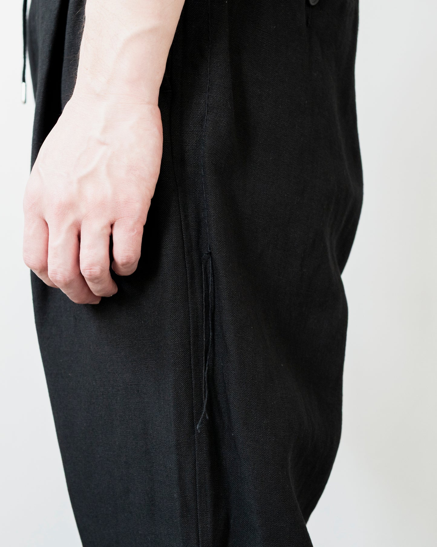 ROUGH LINEN CANVAS RELAXED TROUSERS