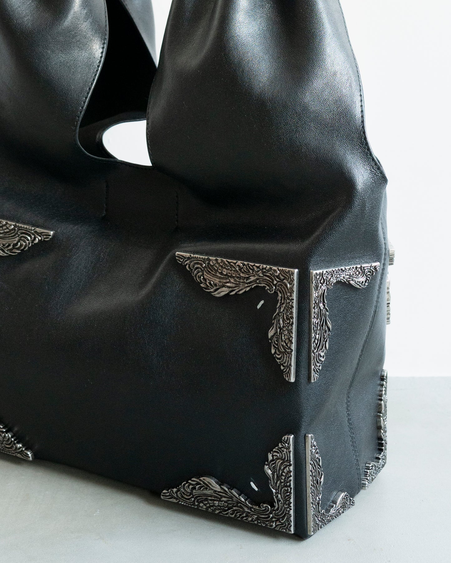 BOX BAG MEDIUM (METALLIC FRAME)