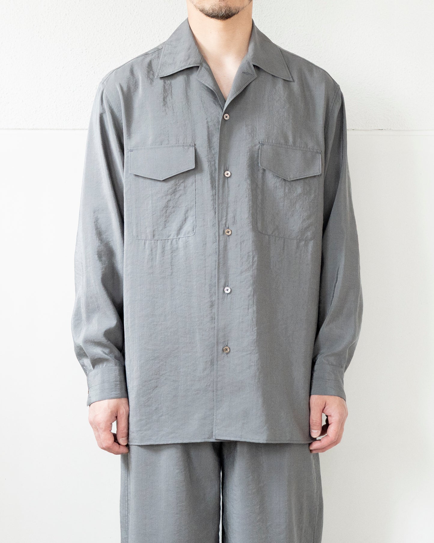 CONVERTIBLE COLLAR SHIRT IN DRY SILK