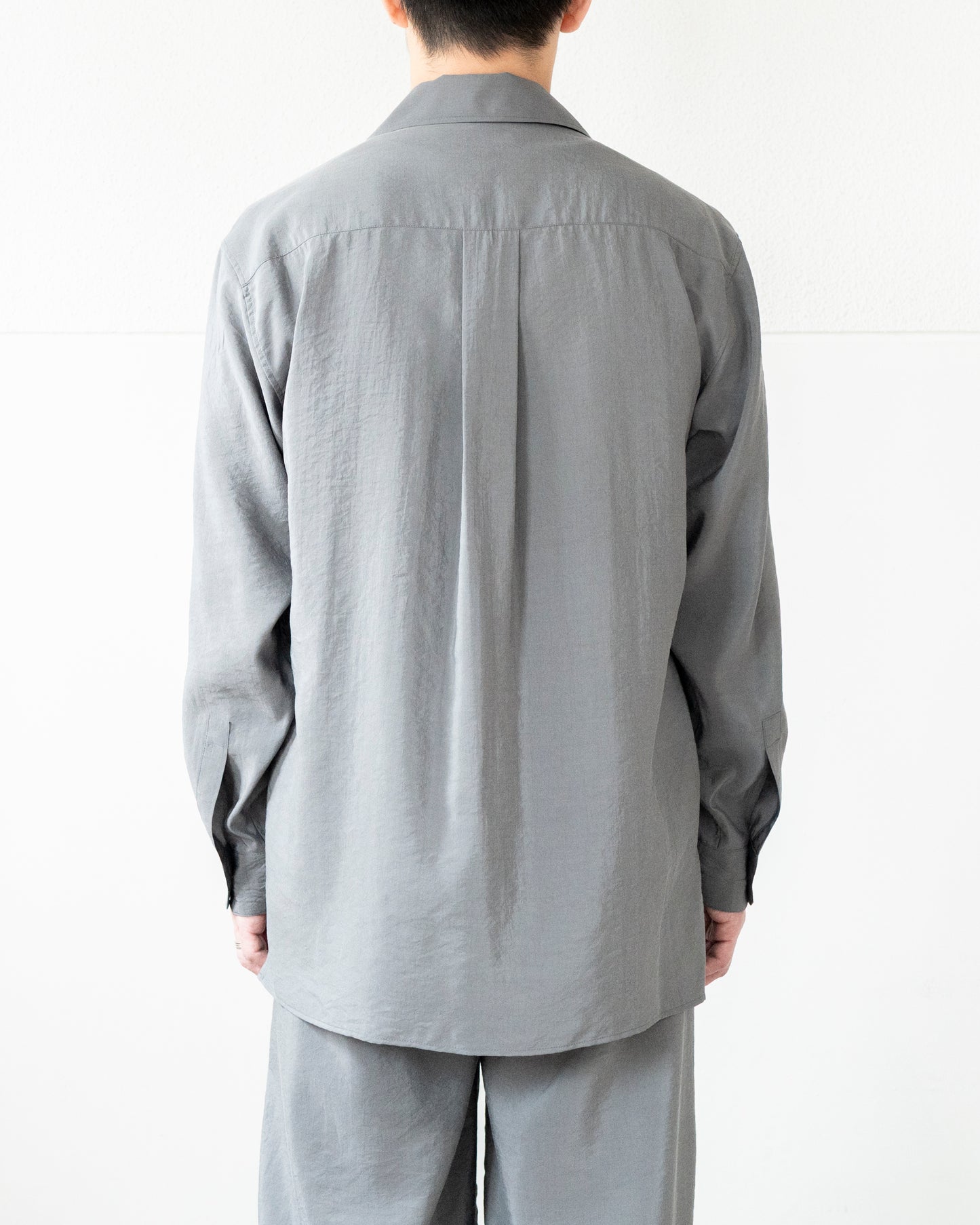 CONVERTIBLE COLLAR SHIRT IN DRY SILK