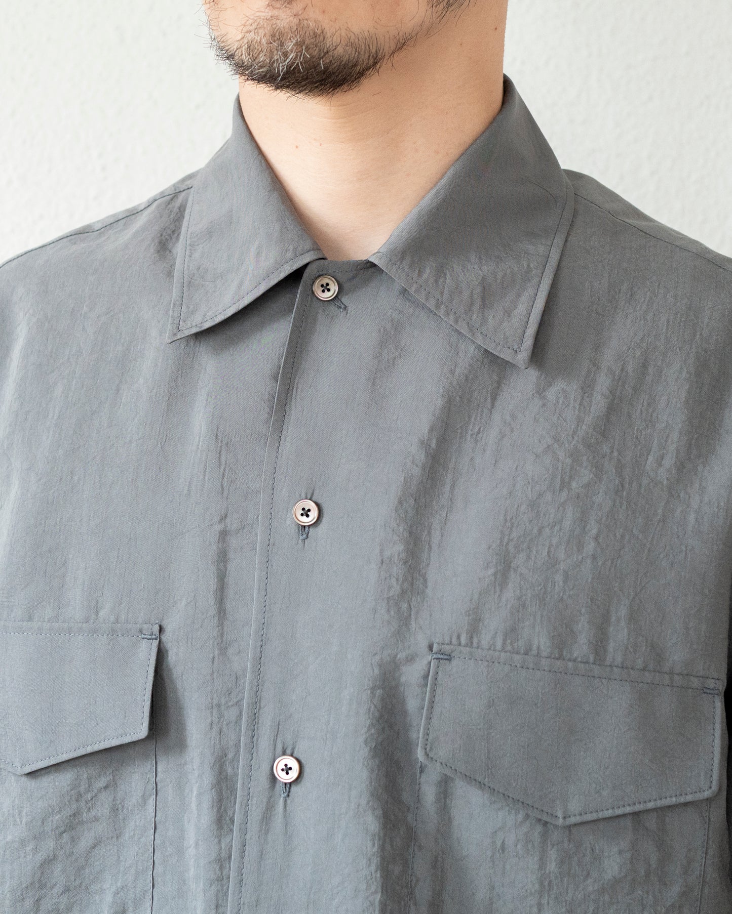 CONVERTIBLE COLLAR SHIRT IN DRY SILK