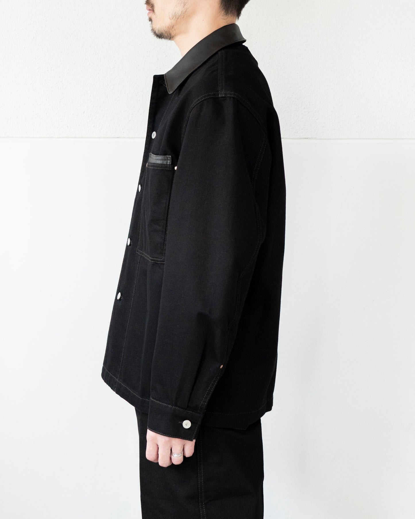 WORKWEAR OVERSHIRT WITH LEATHER COLLAR IN DENIM