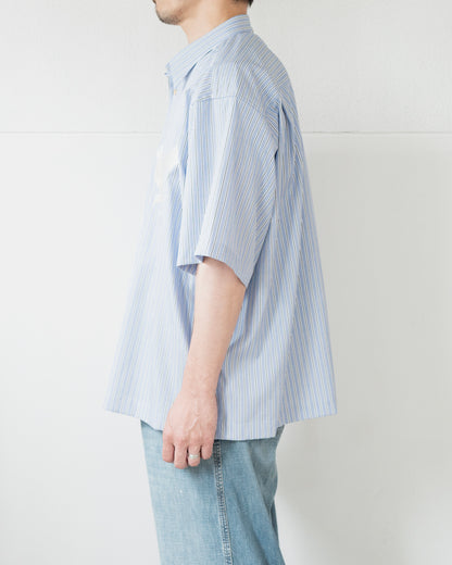 参式軽裳 SUPIMA HIGH DENSITY POPLIN STRIPE EMBROIDERY SHIRT