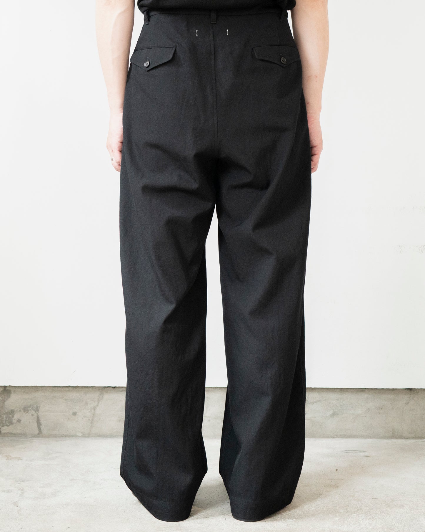 WOOL SILK GABARDINE TWO PLEATS TROUSER