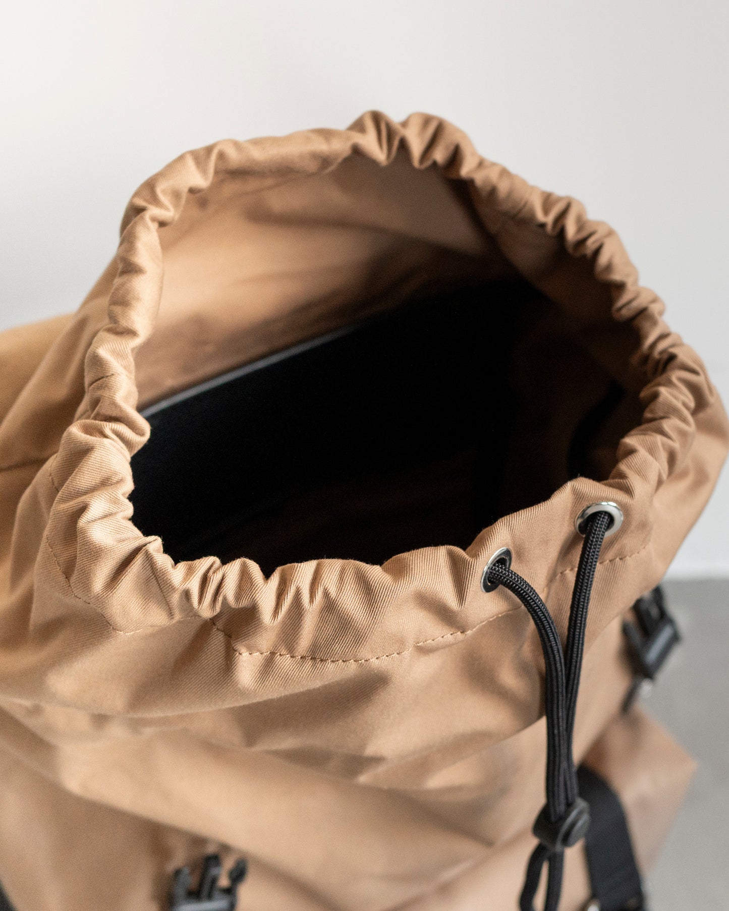 HIGH TECH MEDIUM BACKPACK