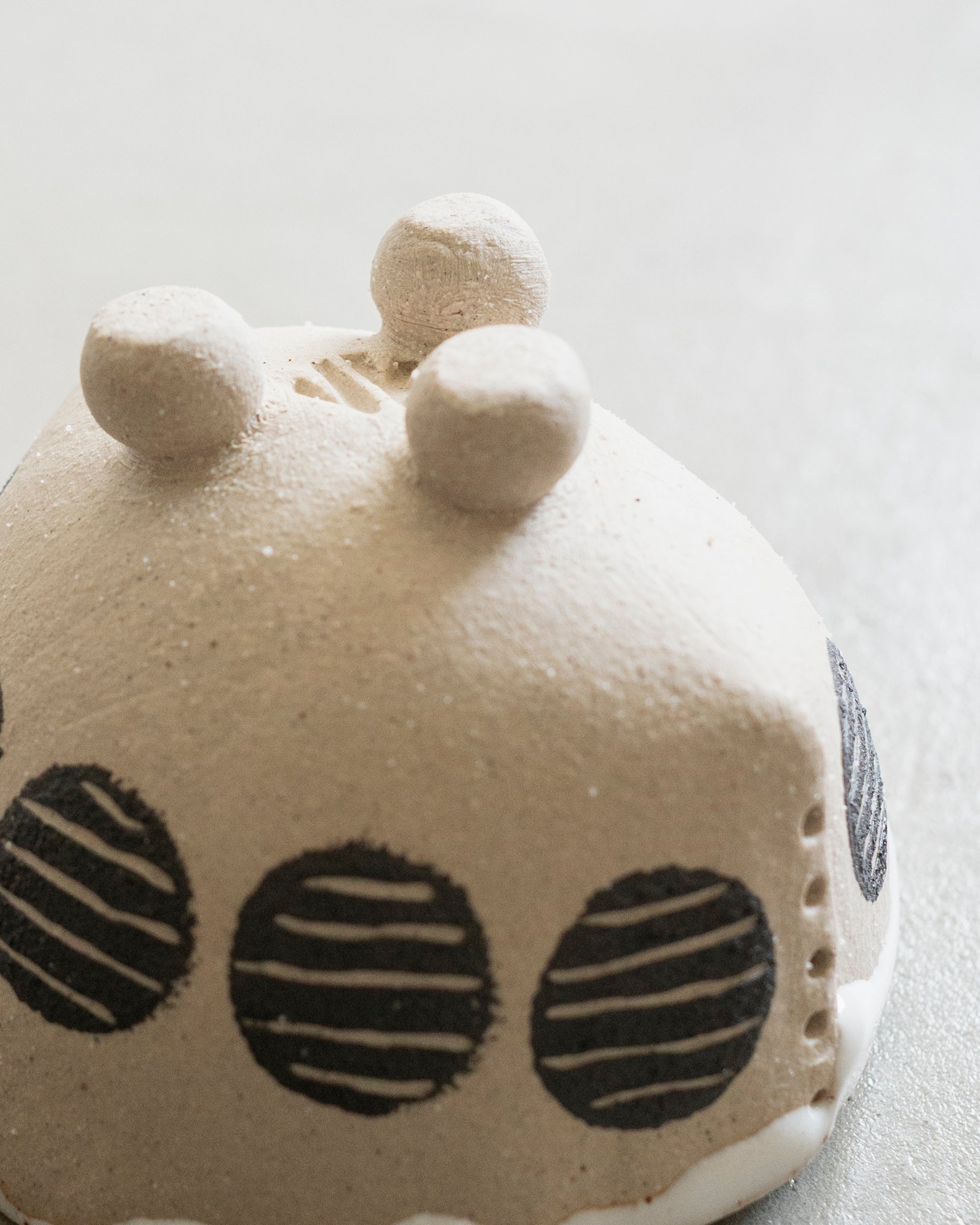 CUP WITH SIDE DETAILS – STORE N