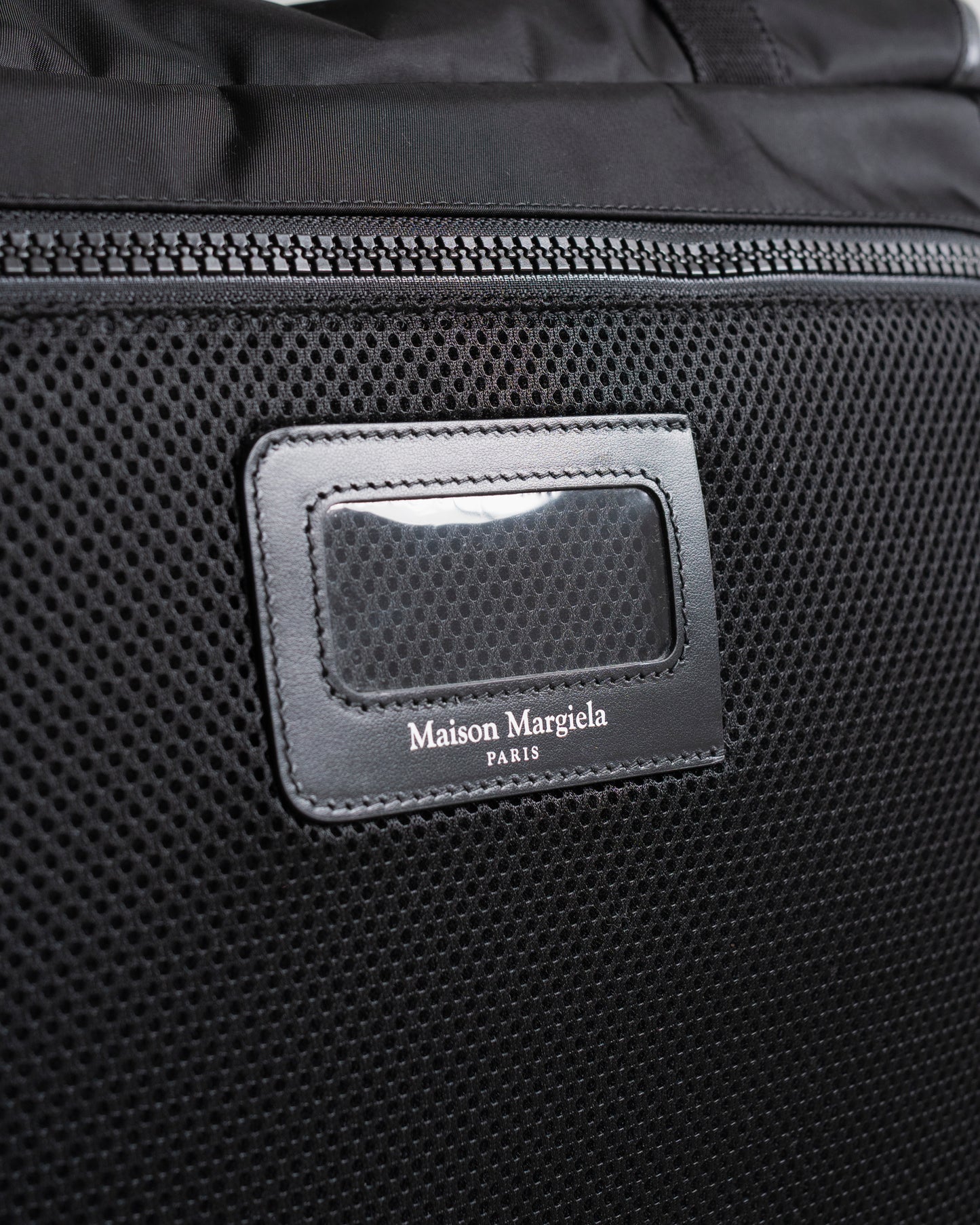 HIGH TECH MESSENGER BAG MEDIUM