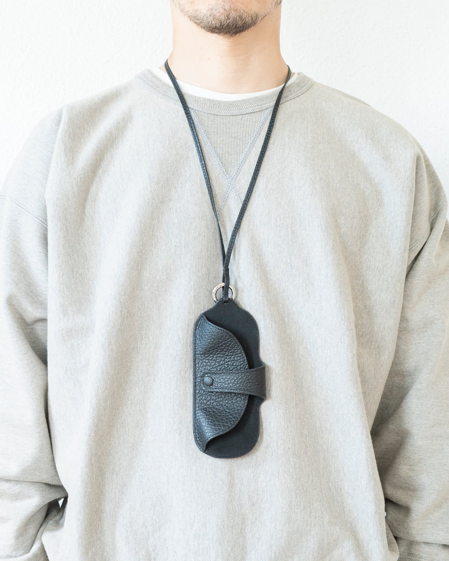GLASSES HOLDER