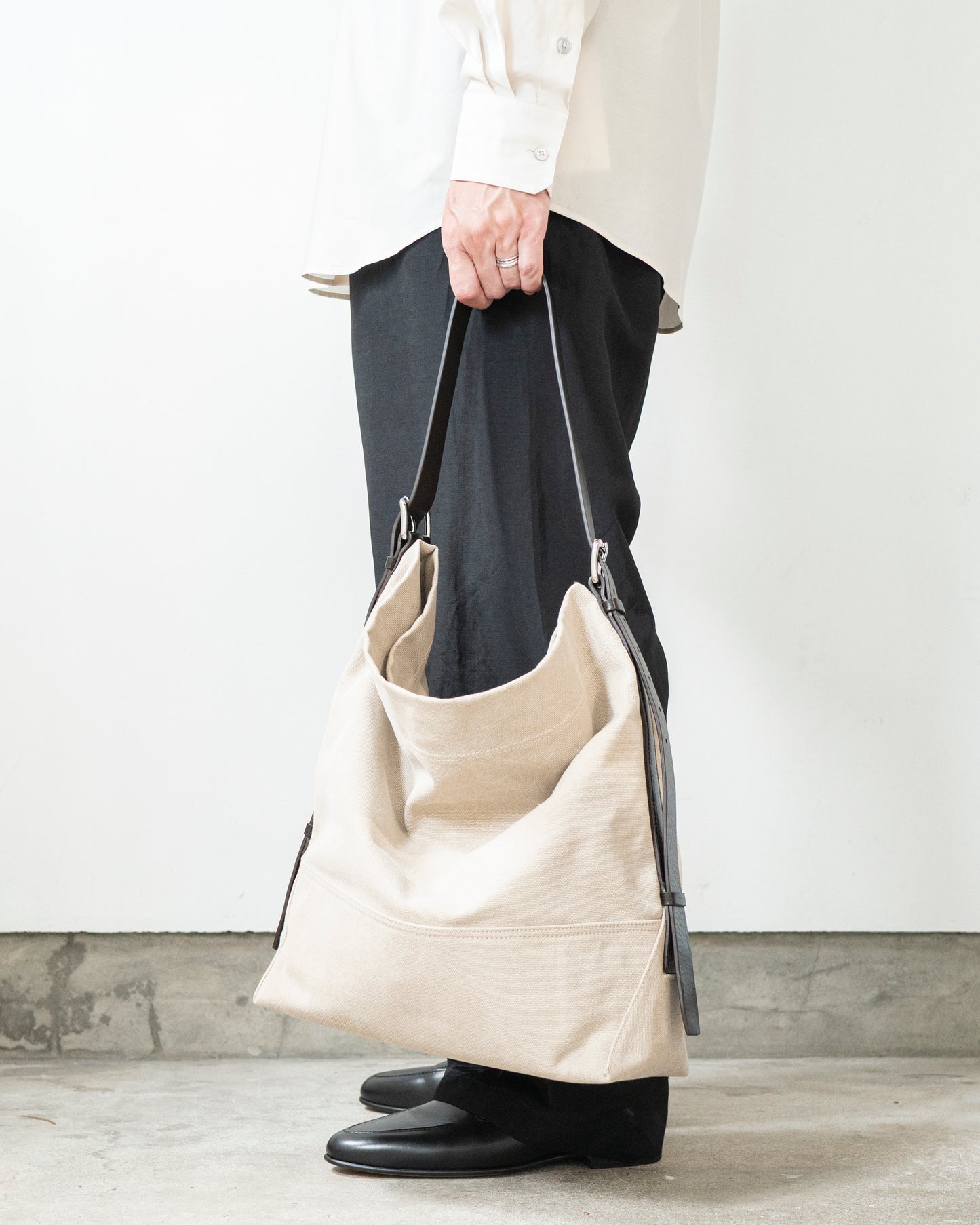 BELTED TOTE BAG IN COTTON CANVAS