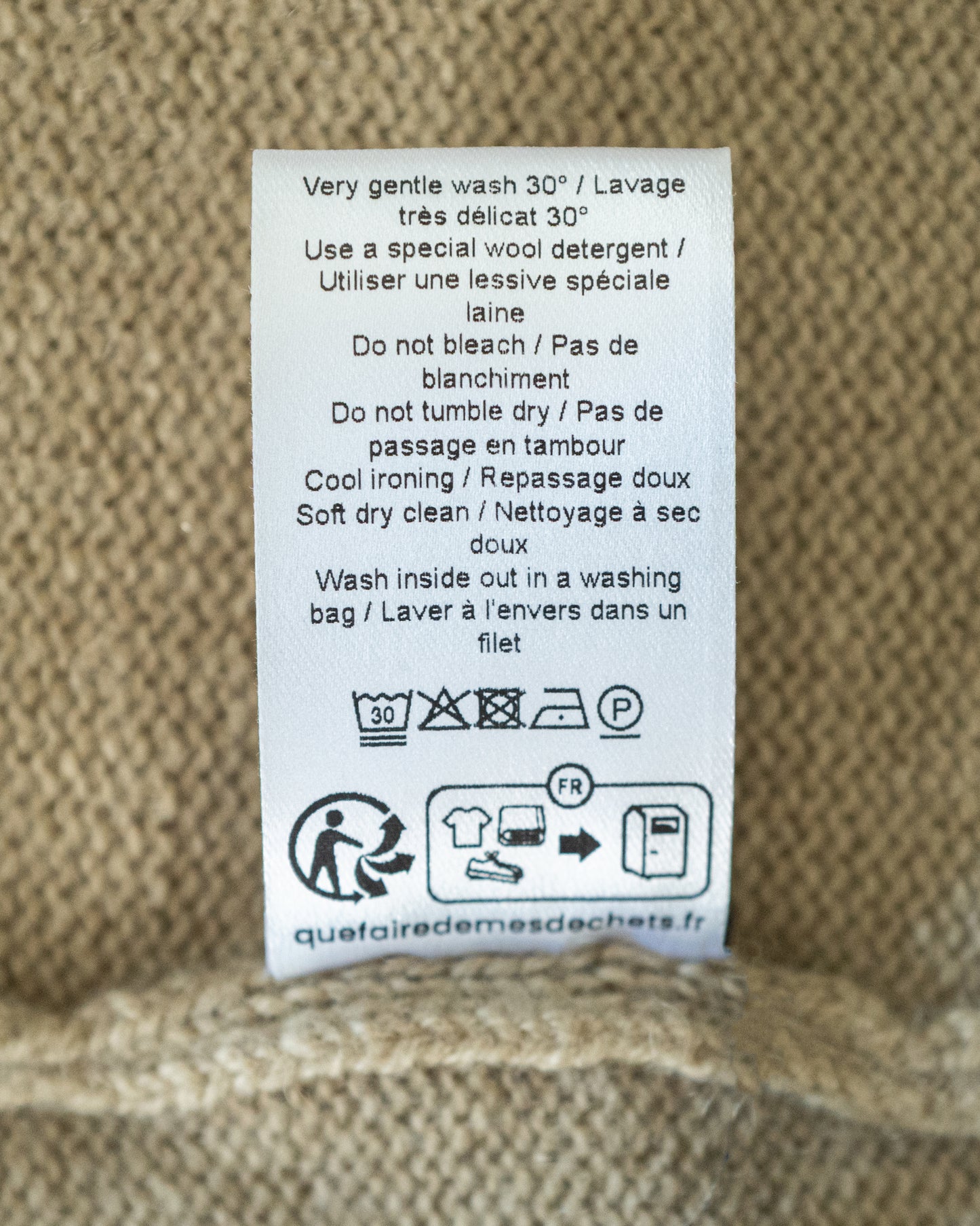 V-NECK SWEATER IN CASHMERE