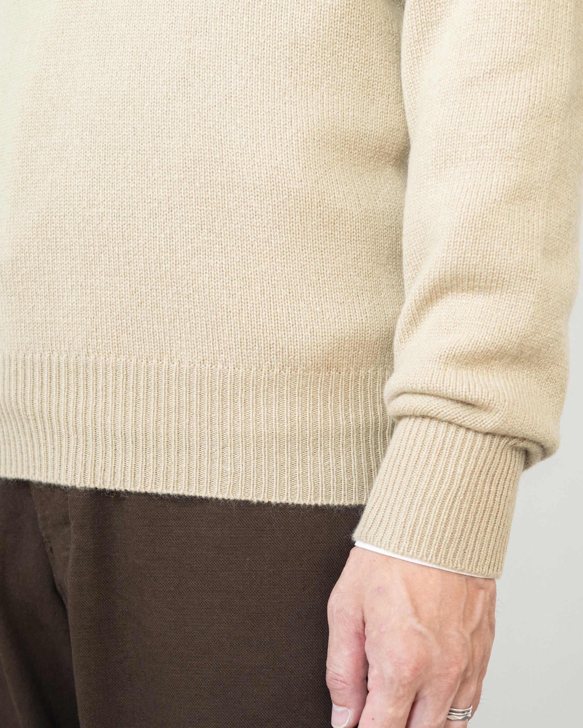 LEMAIRE ルメール ウールVネックセーター クリーム XS LEMAIRE / ルメールV-NECK SWEATER IN CASHMERE / STORE N