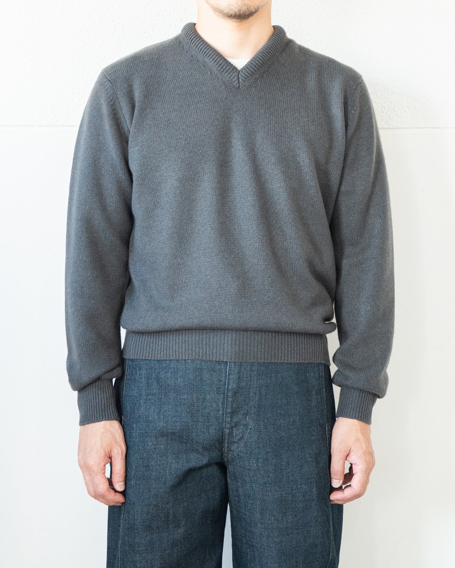 V-NECK SWEATER IN CASHMERE