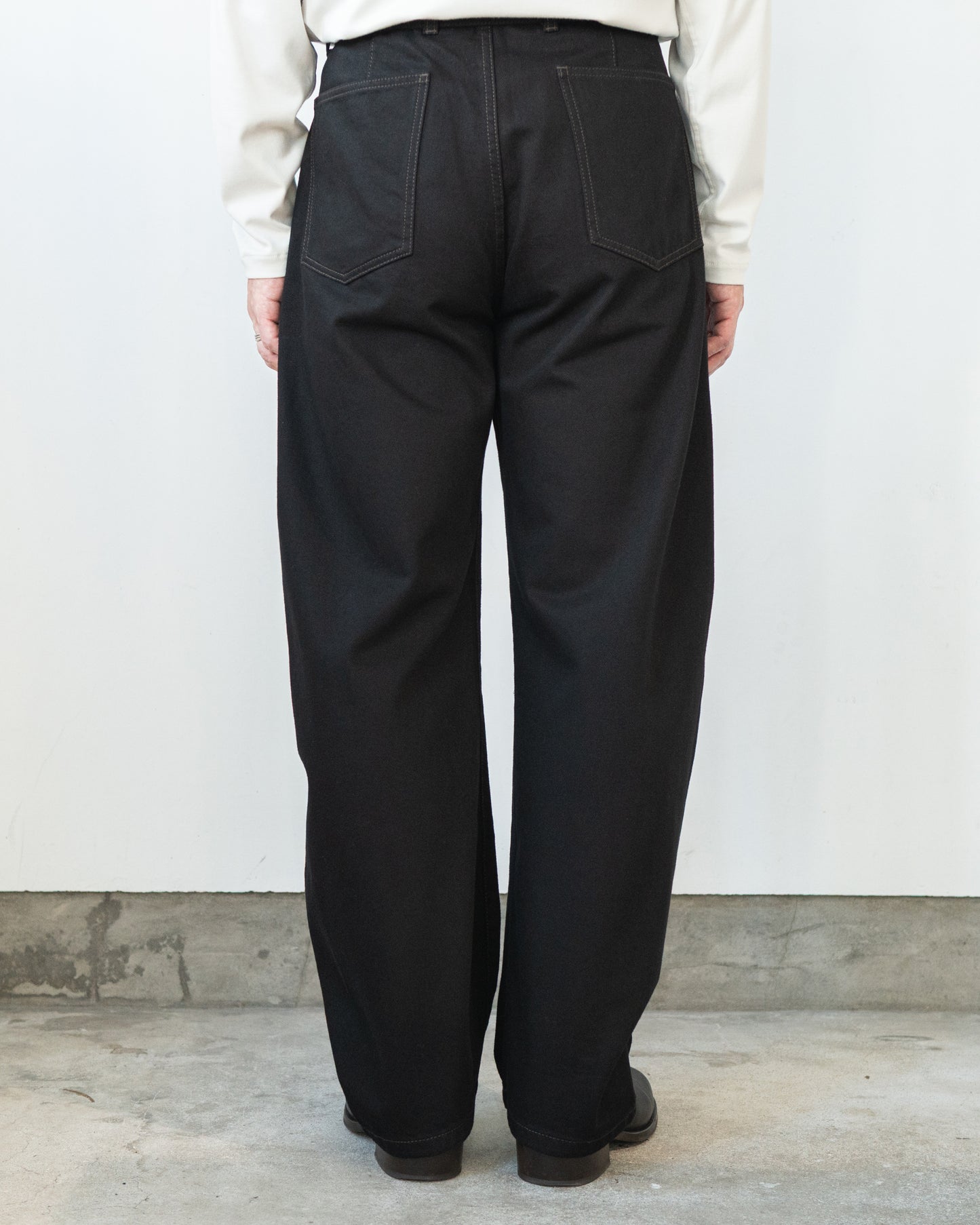 TWISTED BELTED PANTS IN DENIM