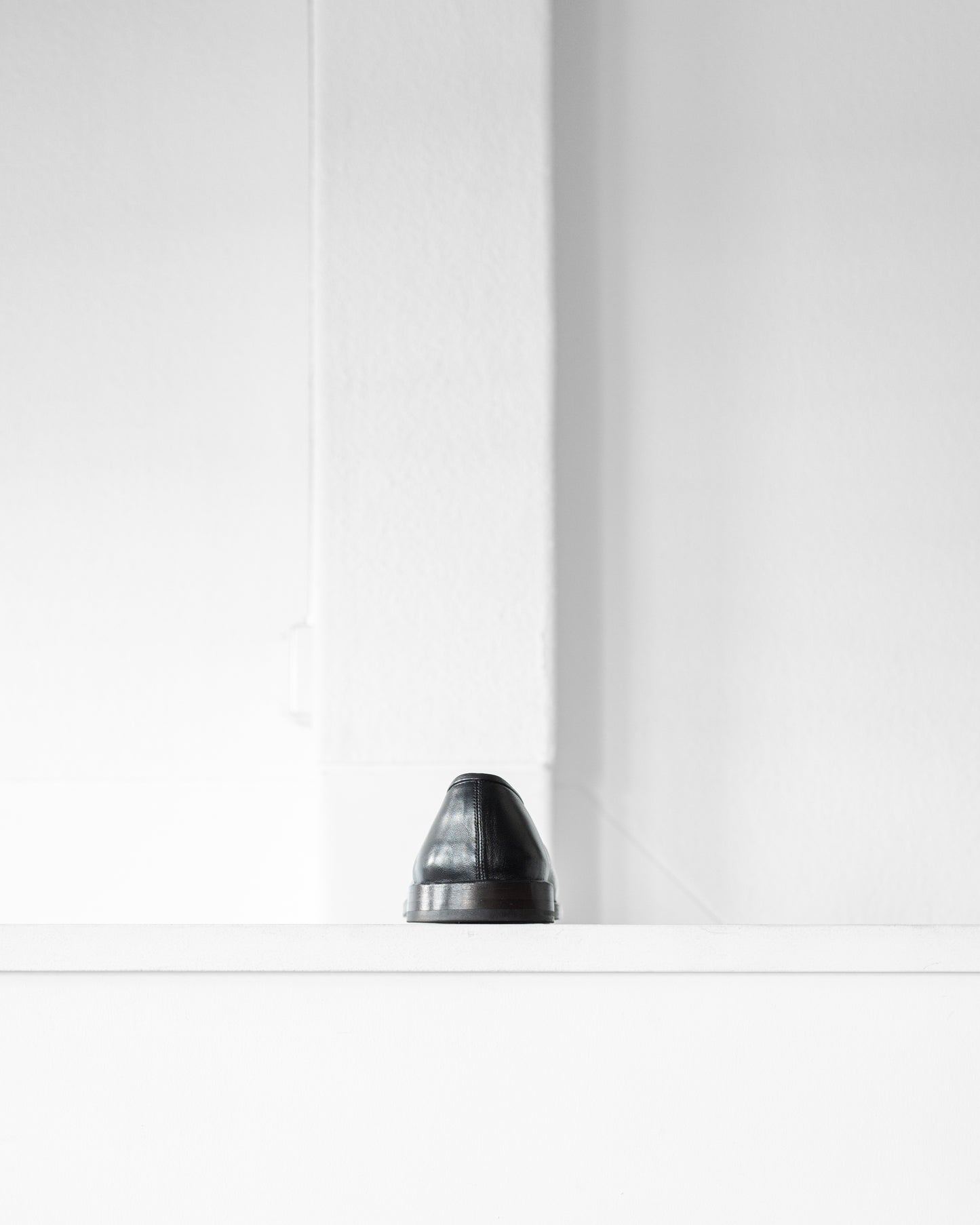 FLAT PIPED SLIPPERS IN LEATHER