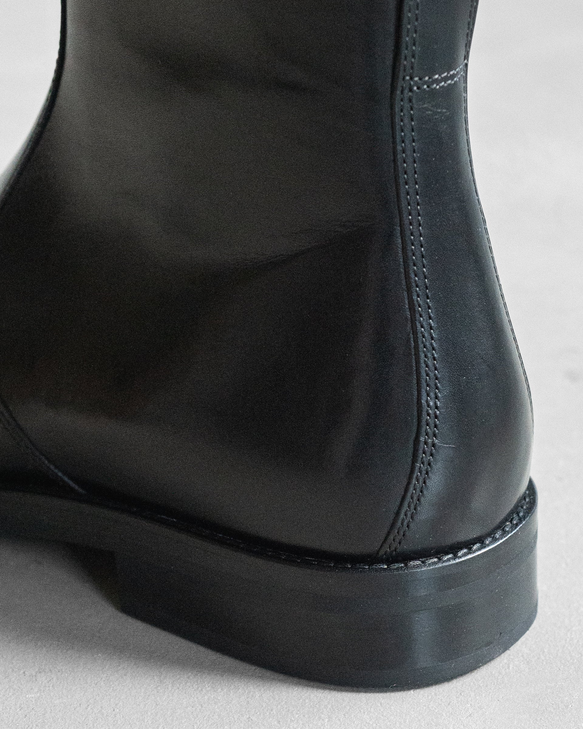 LEMAIRE / ルメール ZIPPED ANKLE BOOTS IN SHINY LEATHER / STORE N