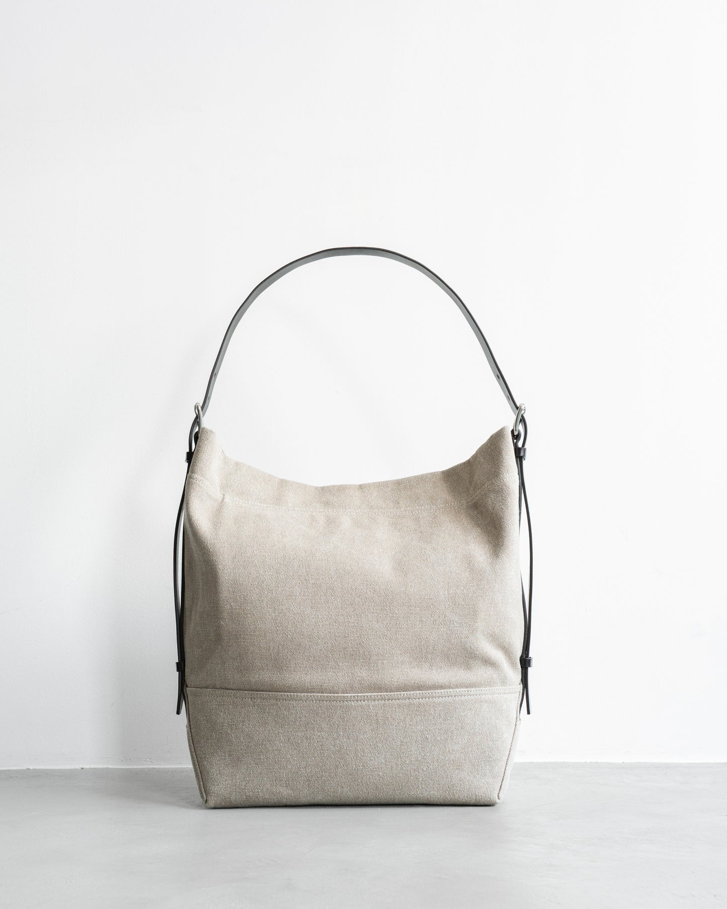 BELTED TOTE BAG IN HEAVY ECO COTTON CANVAS