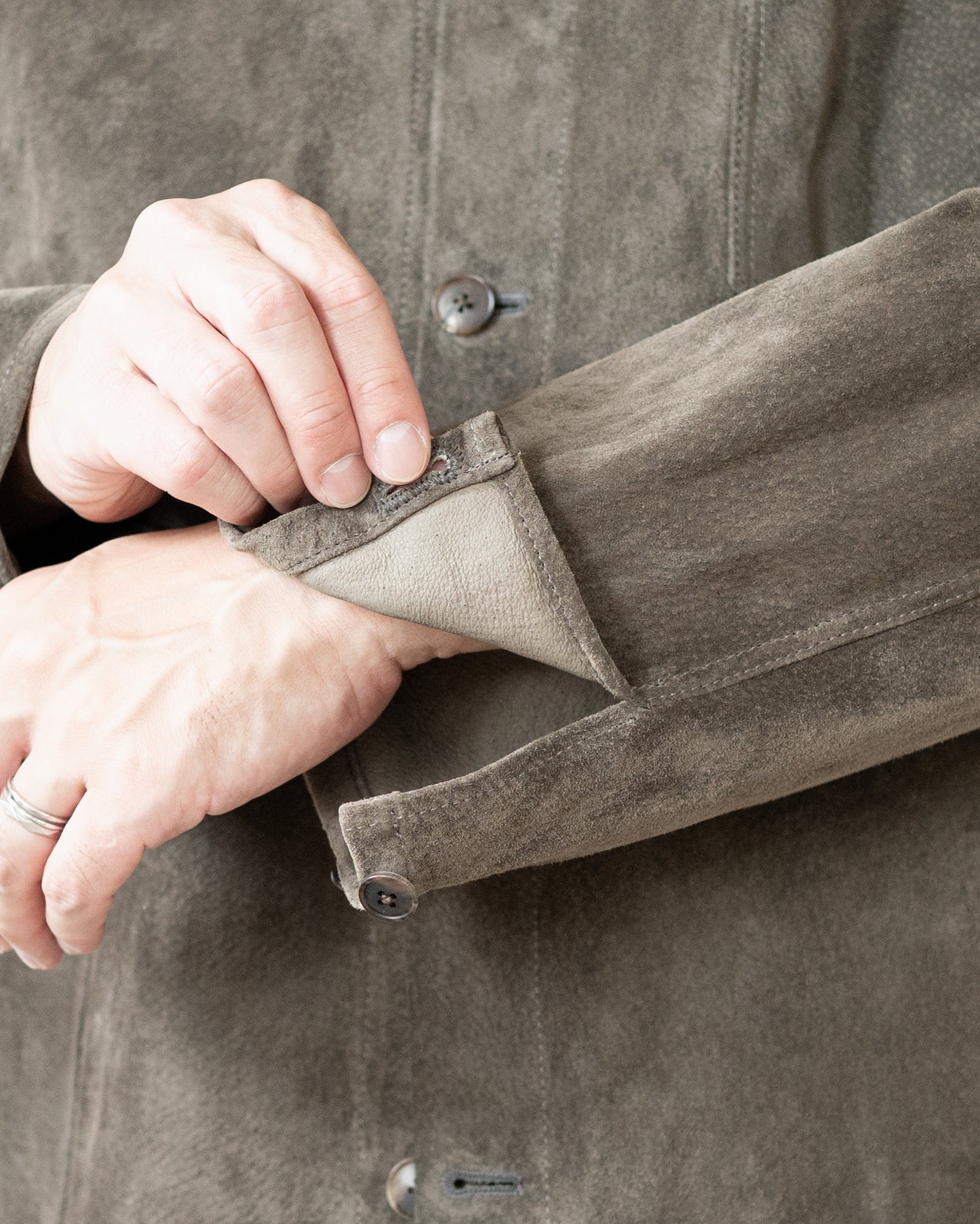 EVON SUEDE PIG LEATHER SHORT JACKET