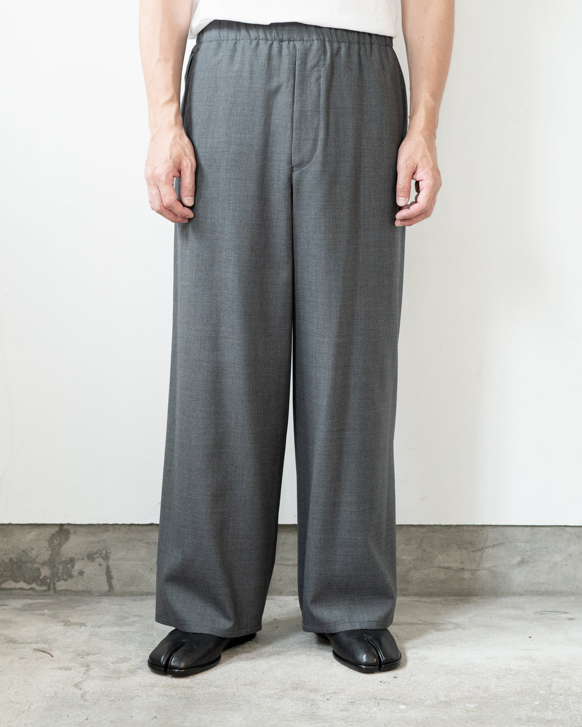 WIDE LEG DRAWSTRING TROUSERS IN WOOL TROPICAL