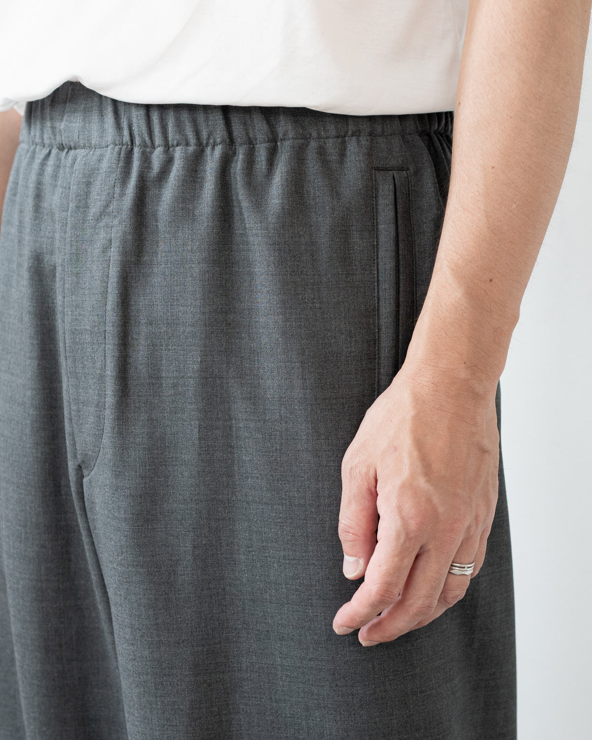 WIDE LEG DRAWSTRING TROUSERS IN WOOL TROPICAL