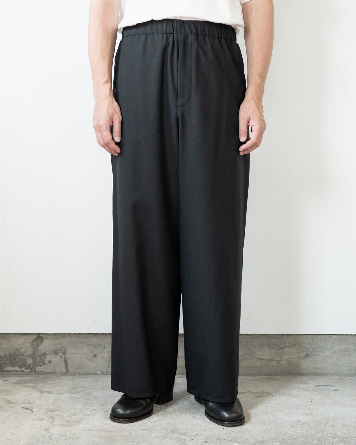 WIDE LEG DRAWSTRING TROUSERS IN WOOL TROPICAL