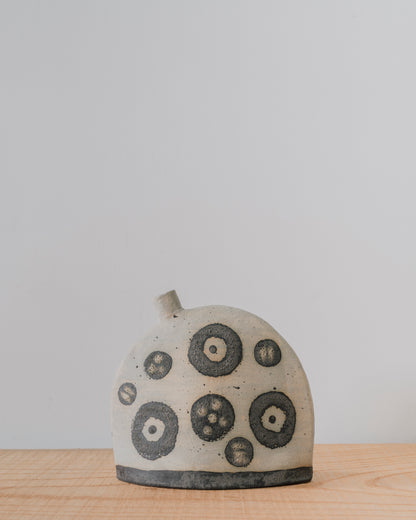 DOTS AND CIRCLES SIDE SPOUTED BOTTLE