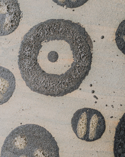 DOTS AND CIRCLES SIDE SPOUTED BOTTLE