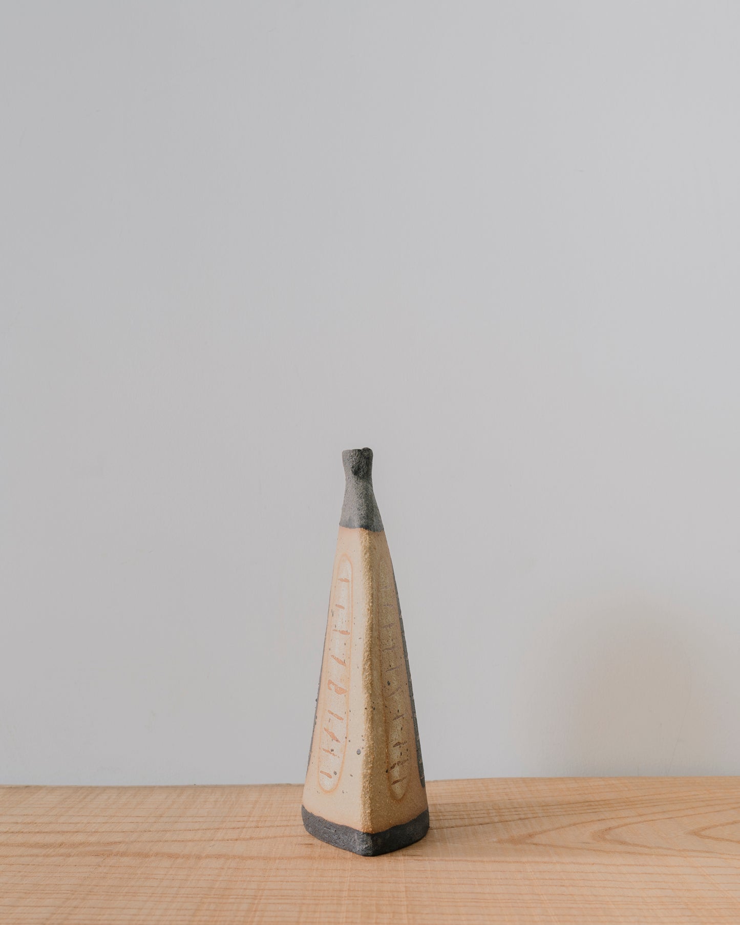 TRIO SHIELDS DARK AND LIGHT BOTTLE