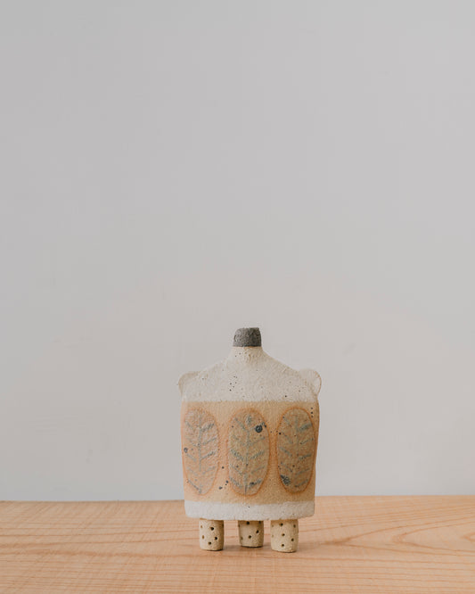 LIGHTNESS 3 LEAVES FIGURE