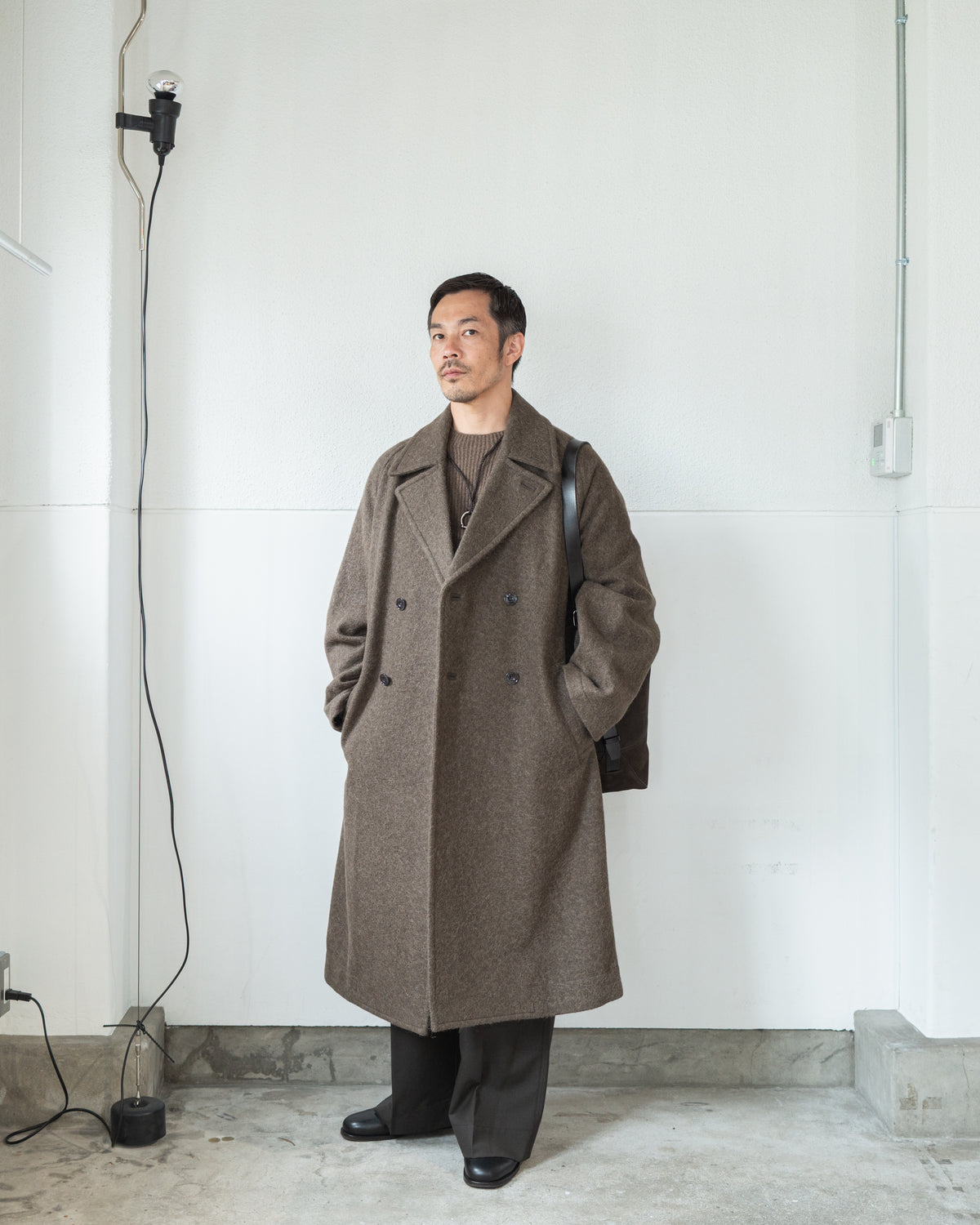 DOUBLE-BREASTED COAT IN FELTED WOOL AND ALPACA BLEND