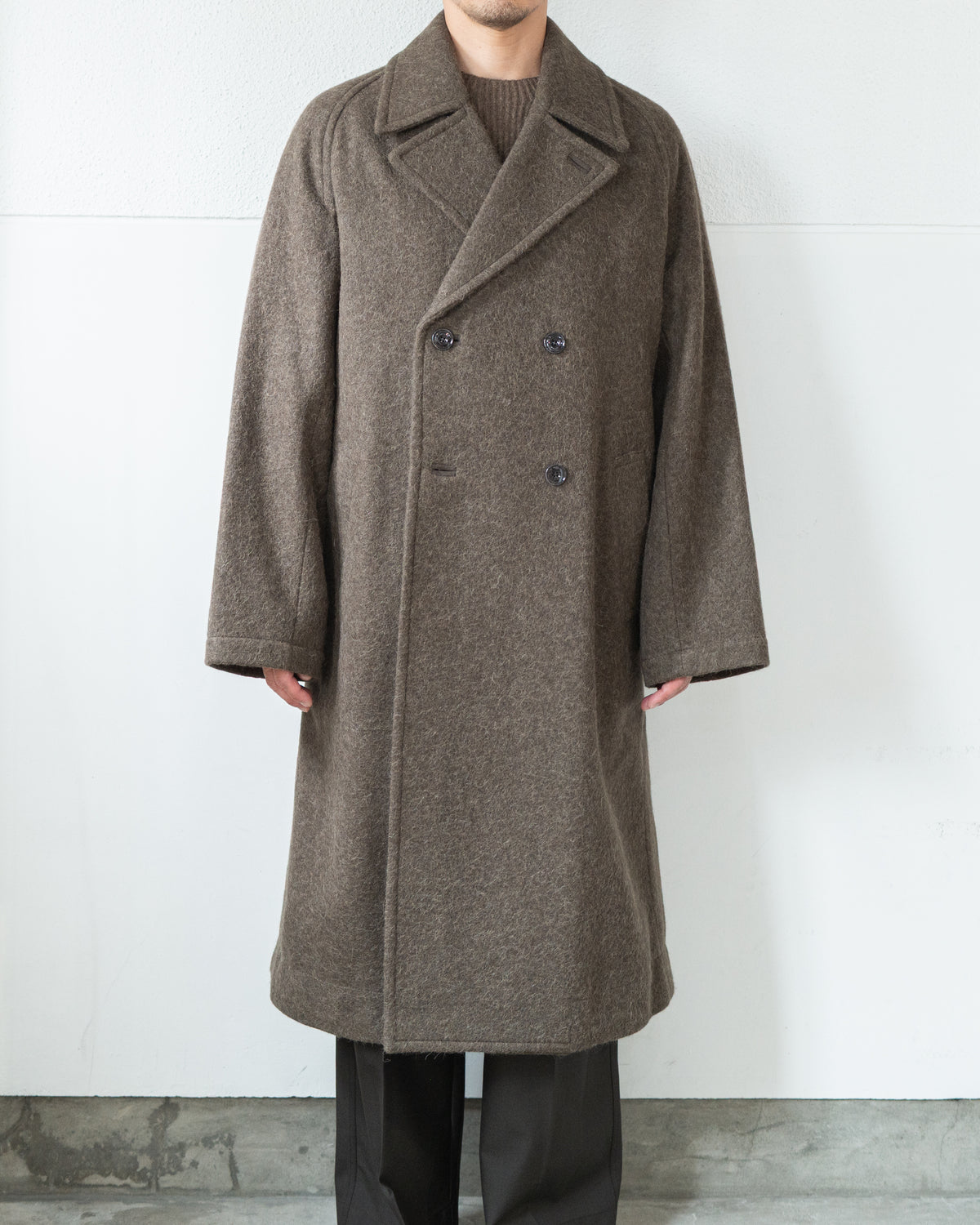 DOUBLE-BREASTED COAT IN FELTED WOOL AND ALPACA BLEND